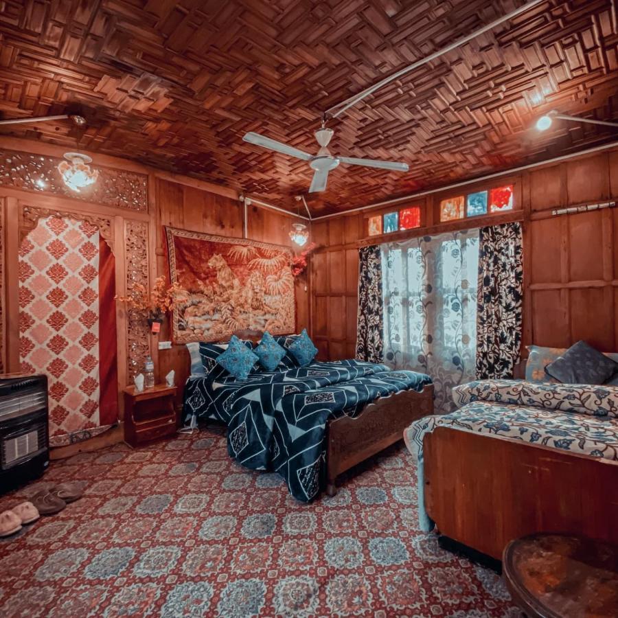 Lake Palace Group Of House Boats Srīnagar Extérieur photo