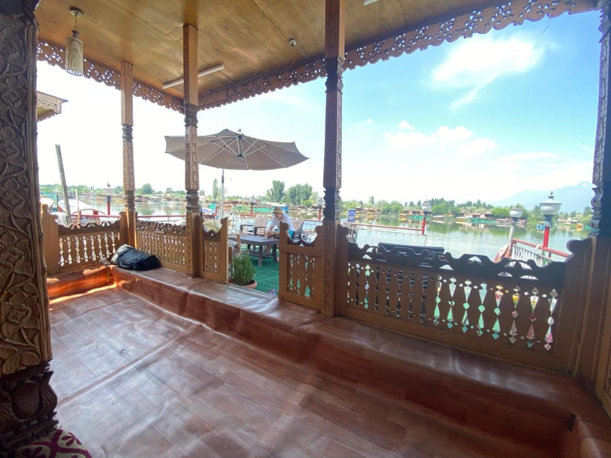 Lake Palace Group Of House Boats Srīnagar Extérieur photo