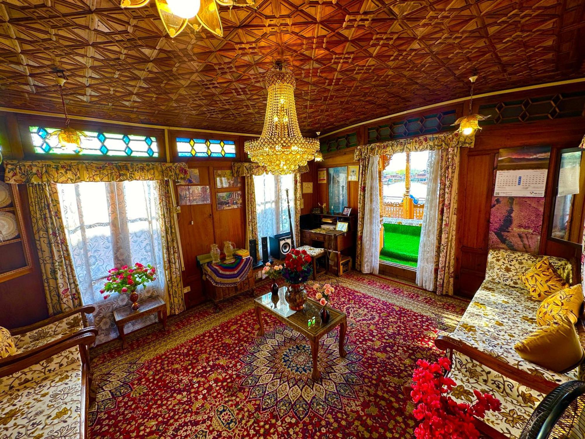 Lake Palace Group Of House Boats Srīnagar Extérieur photo
