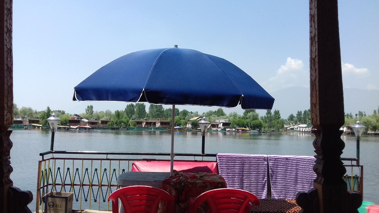 Lake Palace Group Of House Boats Srīnagar Extérieur photo
