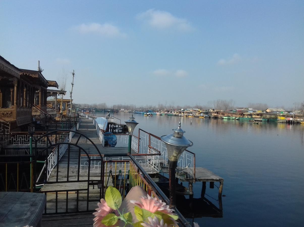 Lake Palace Group Of House Boats Srīnagar Extérieur photo