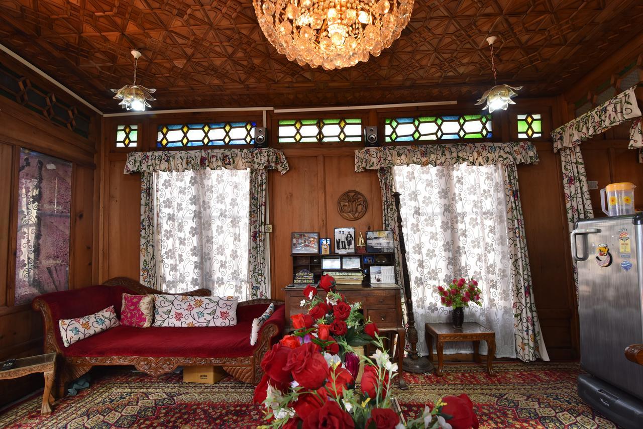 Lake Palace Group Of House Boats Srīnagar Extérieur photo