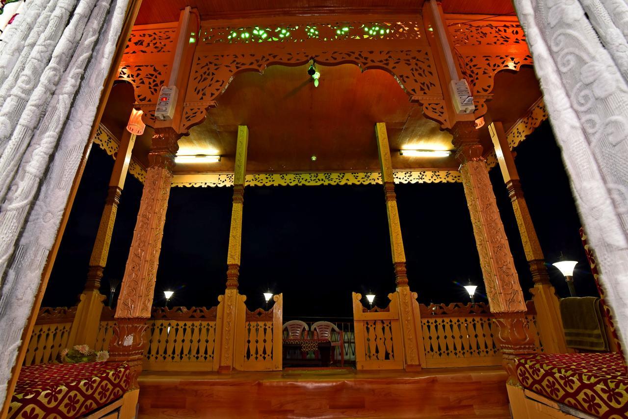 Lake Palace Group Of House Boats Srīnagar Extérieur photo