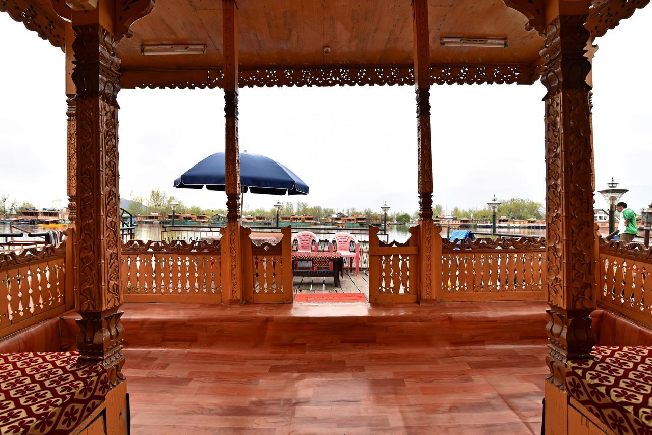 Lake Palace Group Of House Boats Srīnagar Extérieur photo