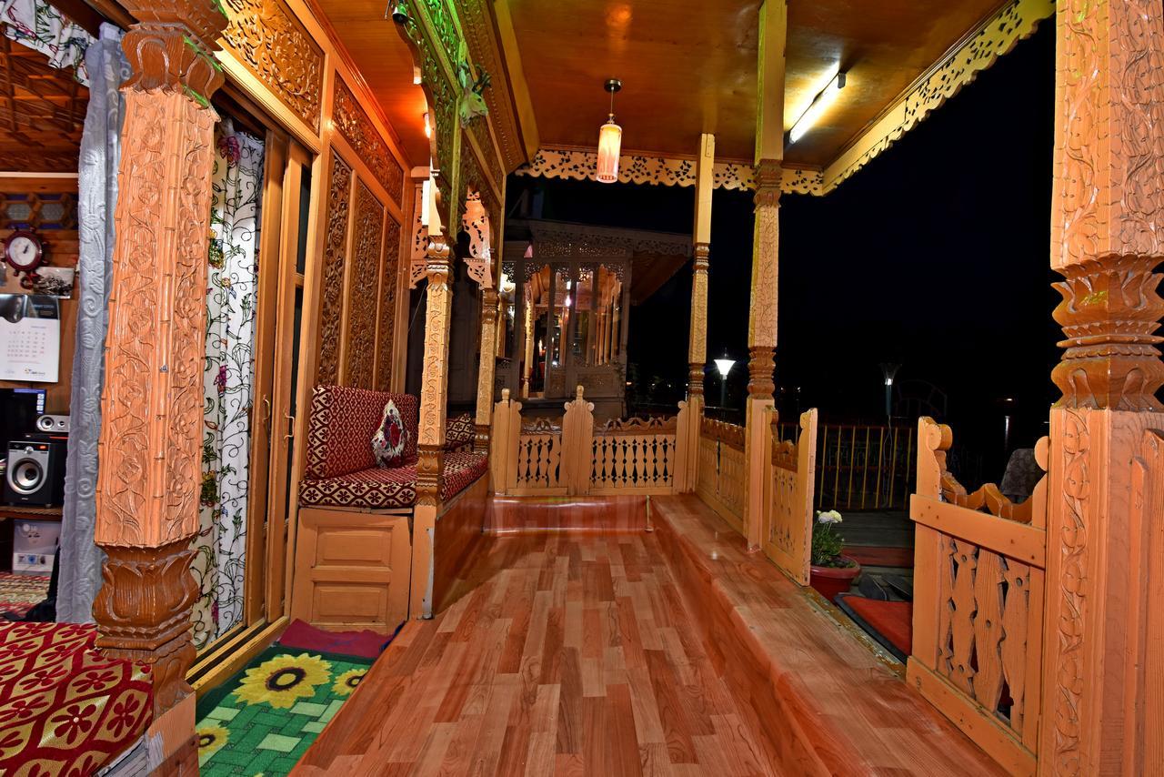 Lake Palace Group Of House Boats Srīnagar Extérieur photo