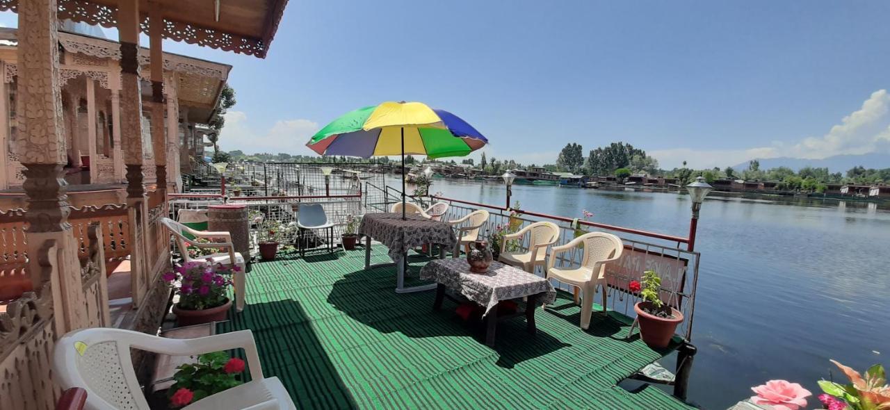 Lake Palace Group Of House Boats Srīnagar Extérieur photo